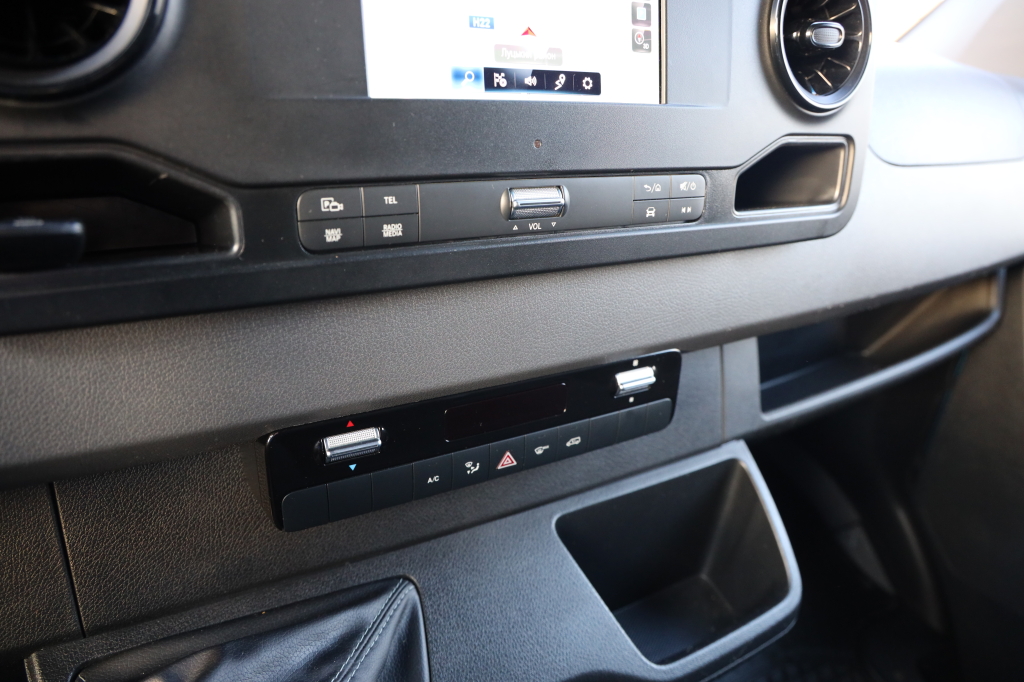 Mercedes-Benz Sprinter 2023 фото 11