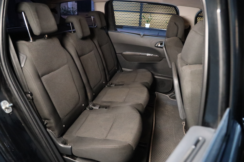 Peugeot 5008 2010 photo 15