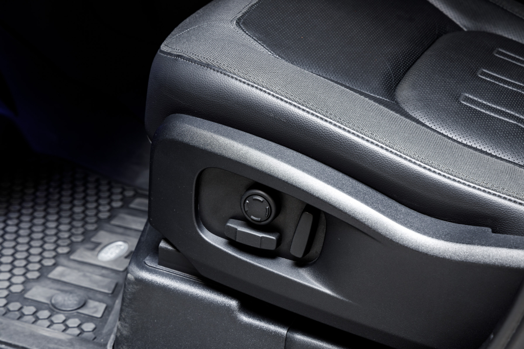 Land Rover Defender First Edition D240 2020 photo 13