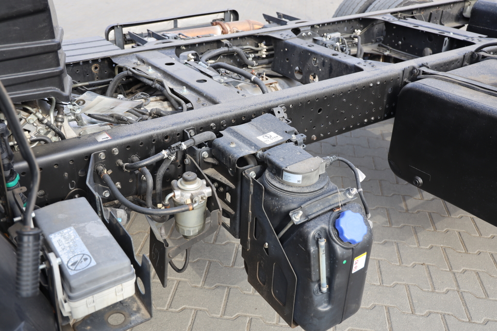 Isuzu NPR 2019 фото 6