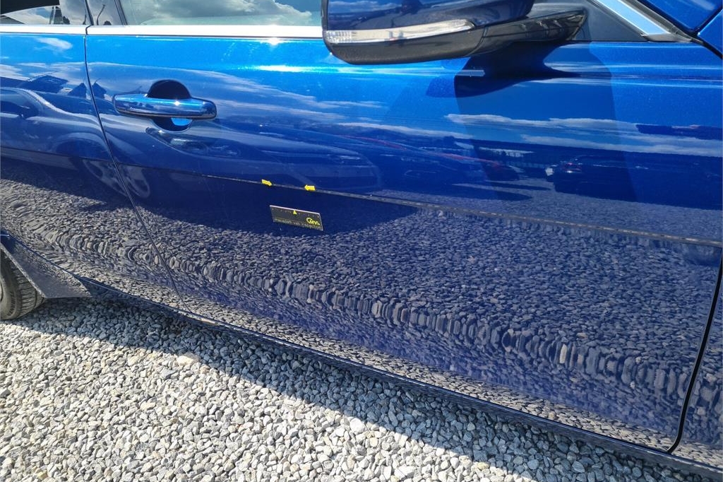 Jaguar XE 2016 фото 22