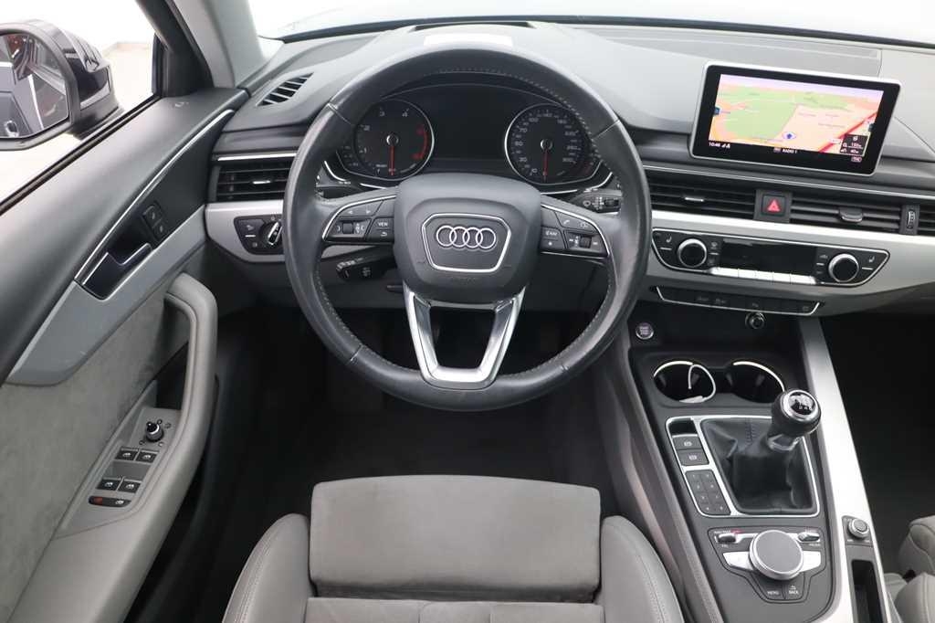 Audi A4 2016 фото 1