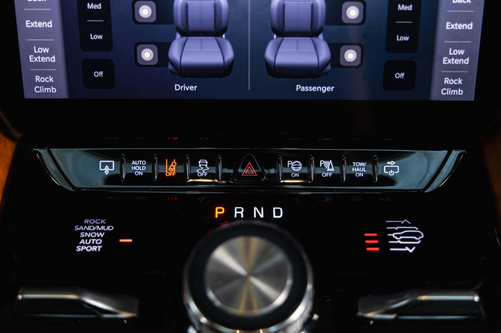 Jeep Grand Wagoneer 2022 фото 38