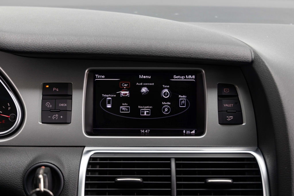 Audi Q7 2015 фото 25