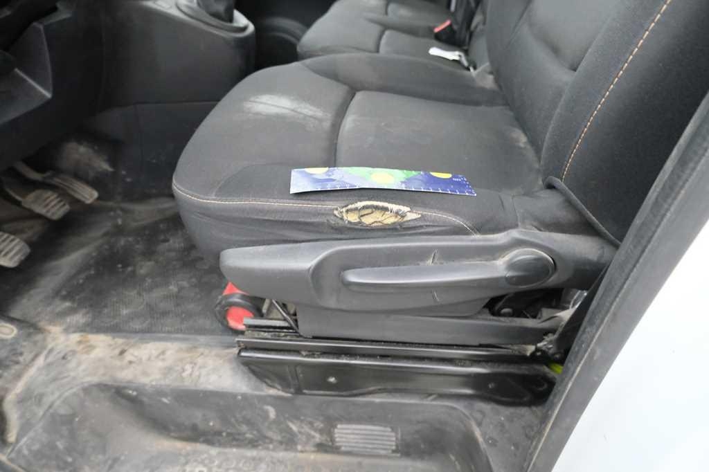 Renault Trafic 2015 фото 17