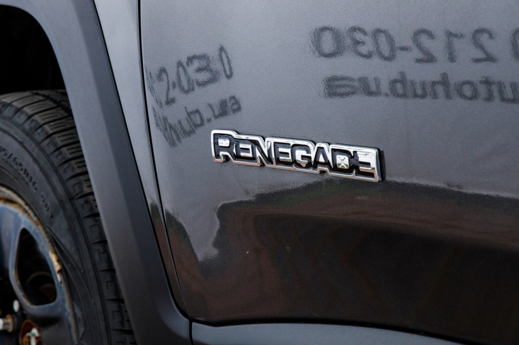 Jeep Renegade Sport 4x4 2015 photo 18