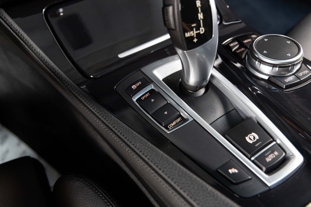 BMW 5 Series 2015 photo 26