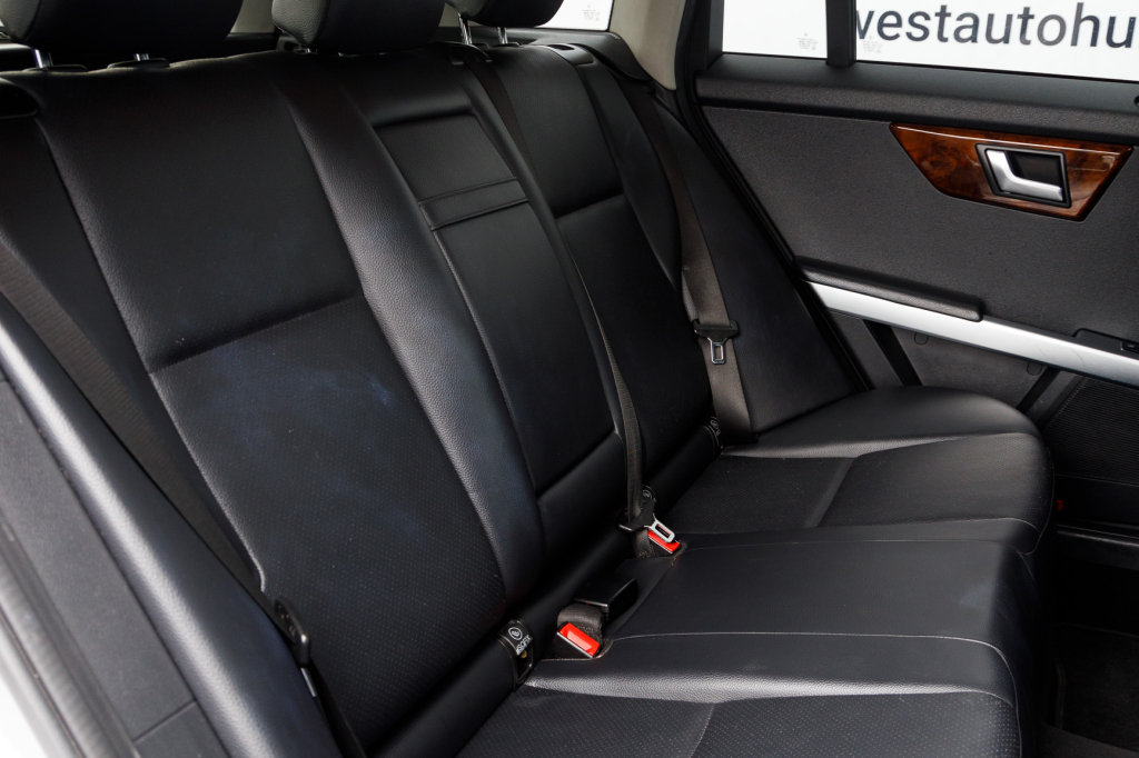 Mercedes-Benz GLK 350 2012 photo 18