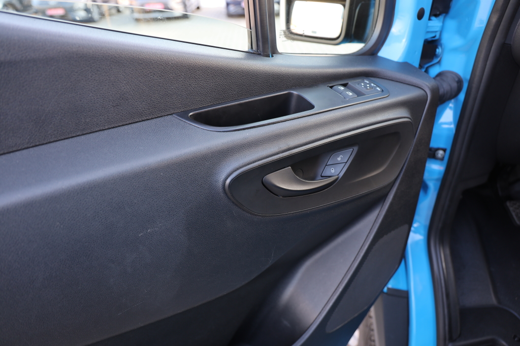 Mercedes-Benz Sprinter 2023 фото 20