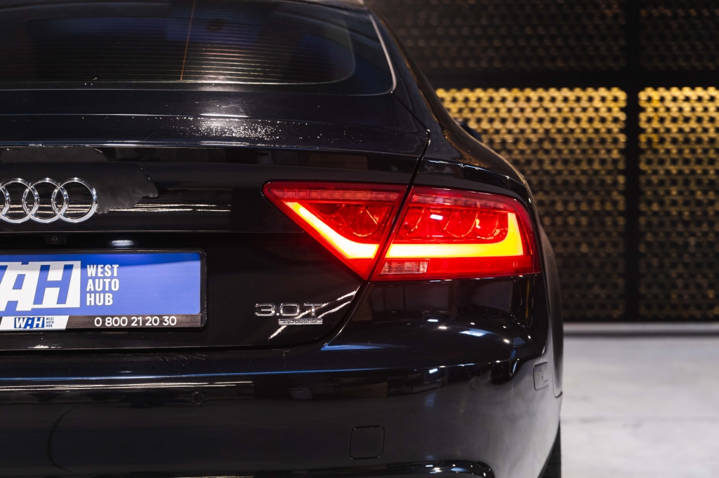 Audi A7 2012 фото 11