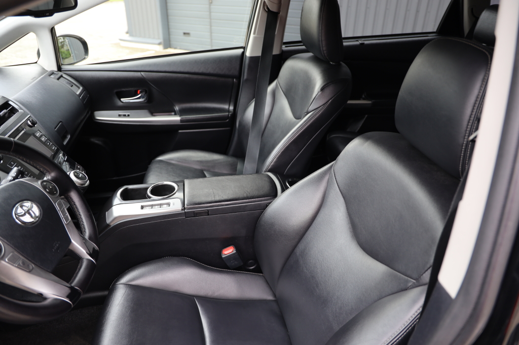 Toyota Prius Prime 2016 фото 23