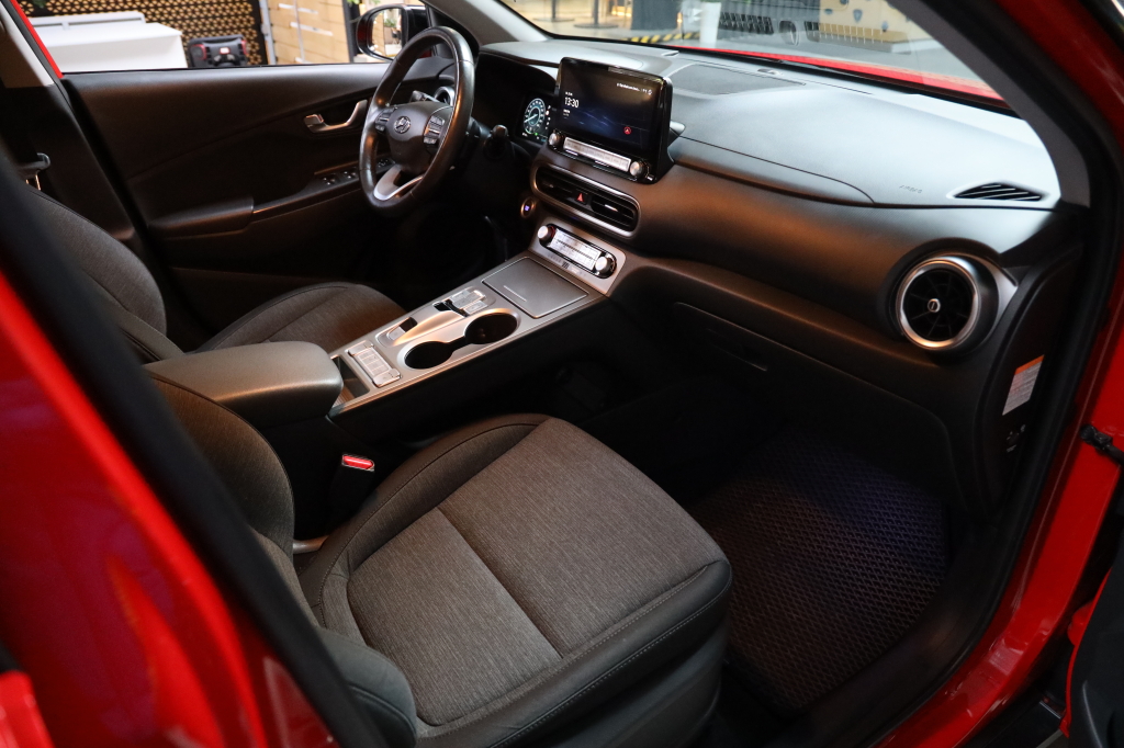 Hyundai Kona Electric 2021 фото 32
