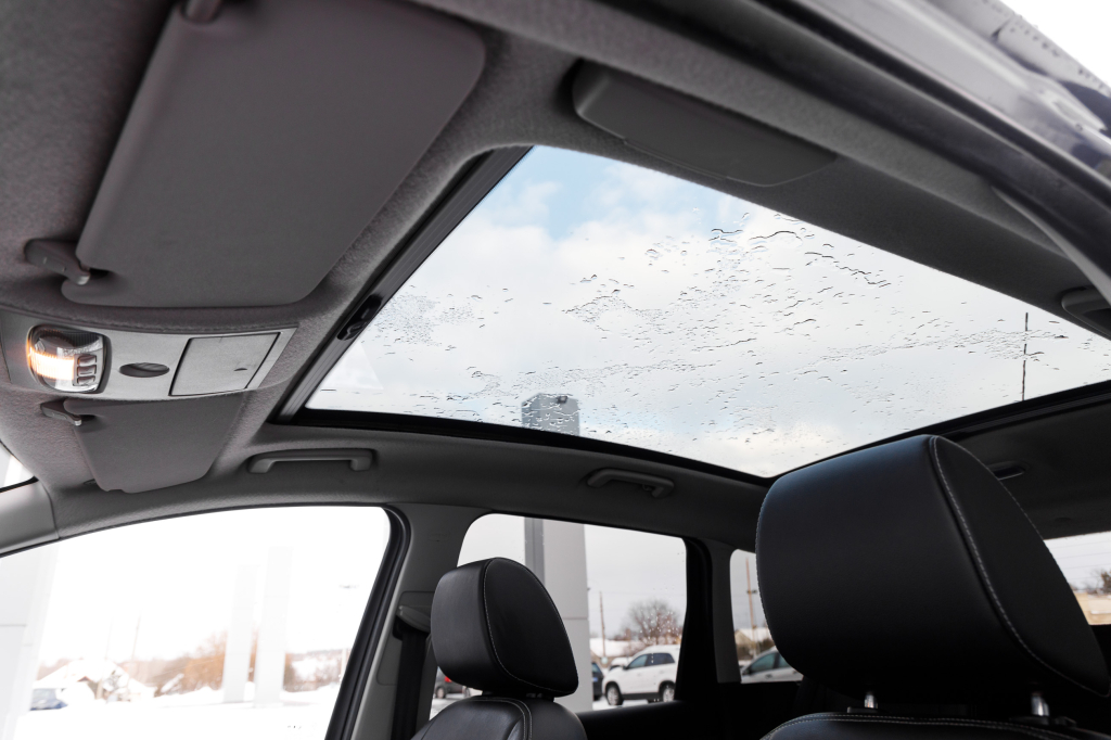 Ford C-Max Ghia photo 20