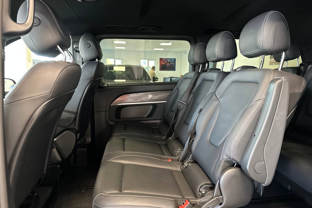 Mercedes-Benz V-Class 300d Extra Long 2023 фото 12
