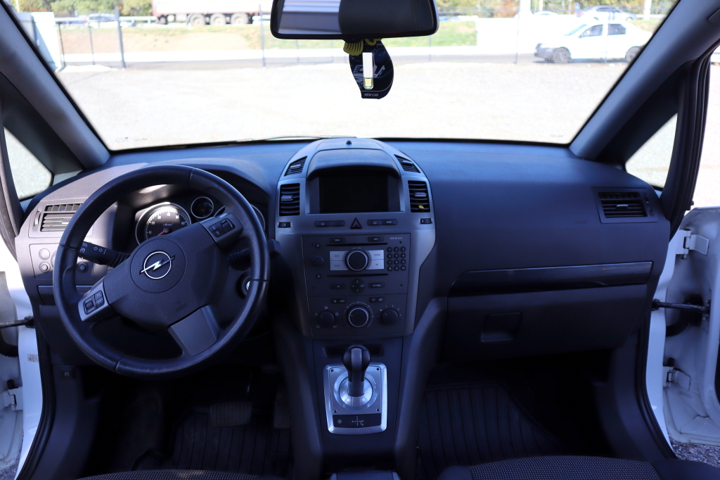 Opel Zafira 2006 фото 28