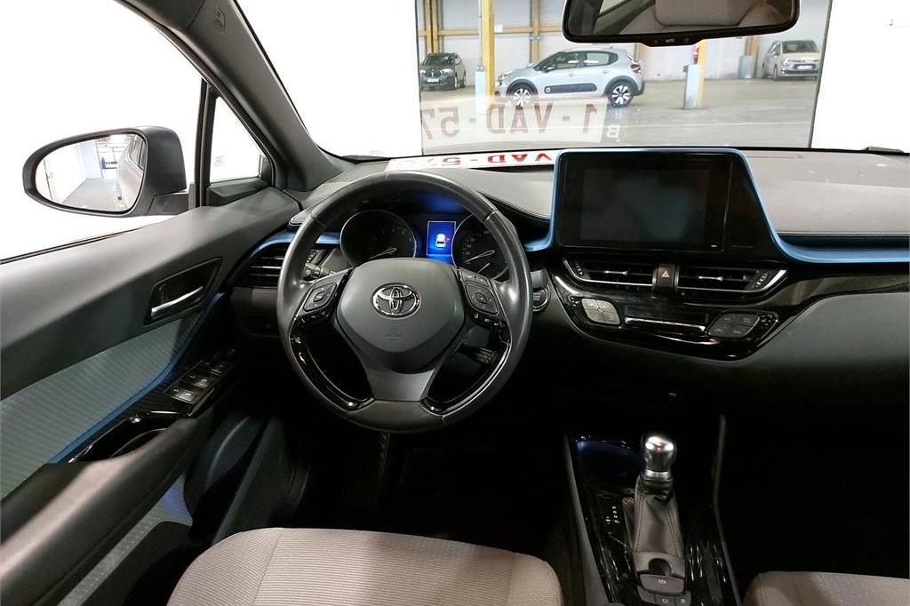 Toyota C-HR 2018 photo 5