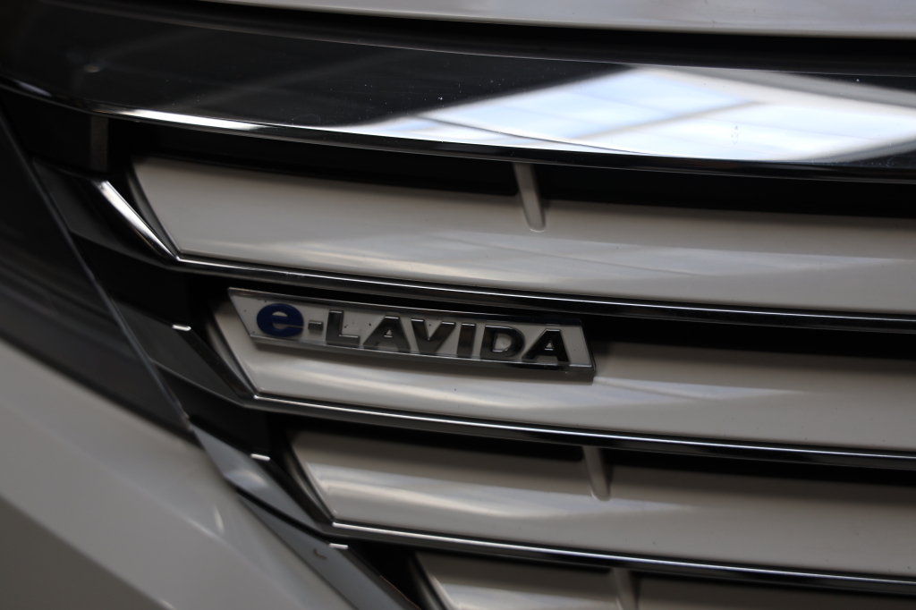 Volkswagen e-Lavida 2021 photo 9