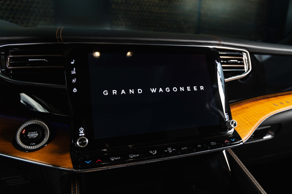 Jeep Grand Wagoneer 2022 фото 39
