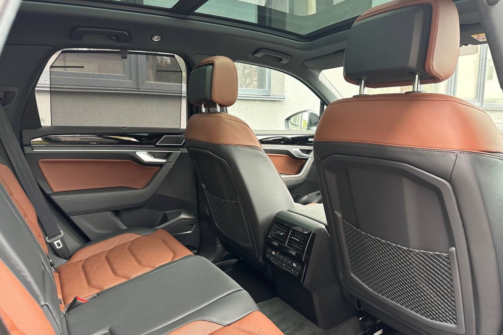 Volkswagen Touareg R-line Platinum 2024 фото 15