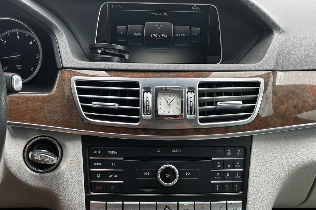 Mercedes-Benz E-Class 2015 4Matic фото 19