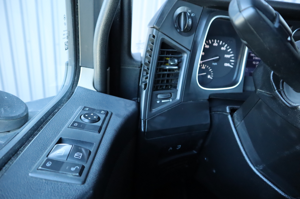 Mercedes-Benz Actros 2651 2015 photo 16