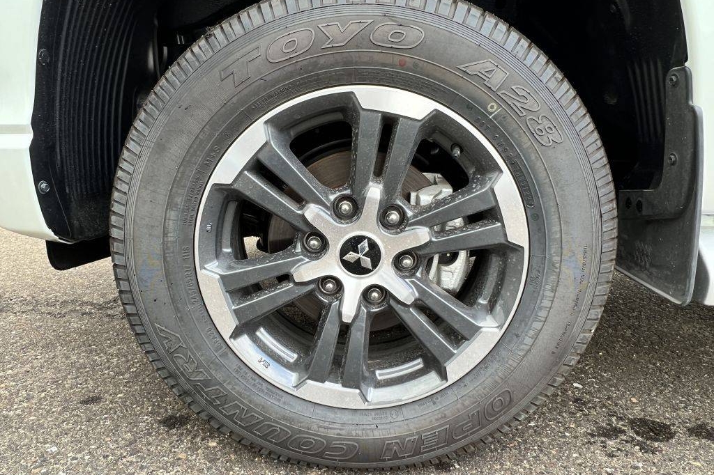 Mitsubishi L200 4x4 2.5D GLX Double Cab 2023 фото 7