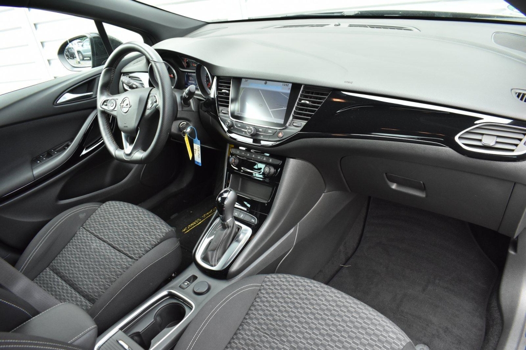 Opel Astra 2018 фото 4