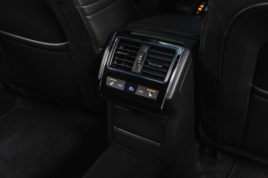 Skoda Superb Plug In Hybrid 2020 фото 40