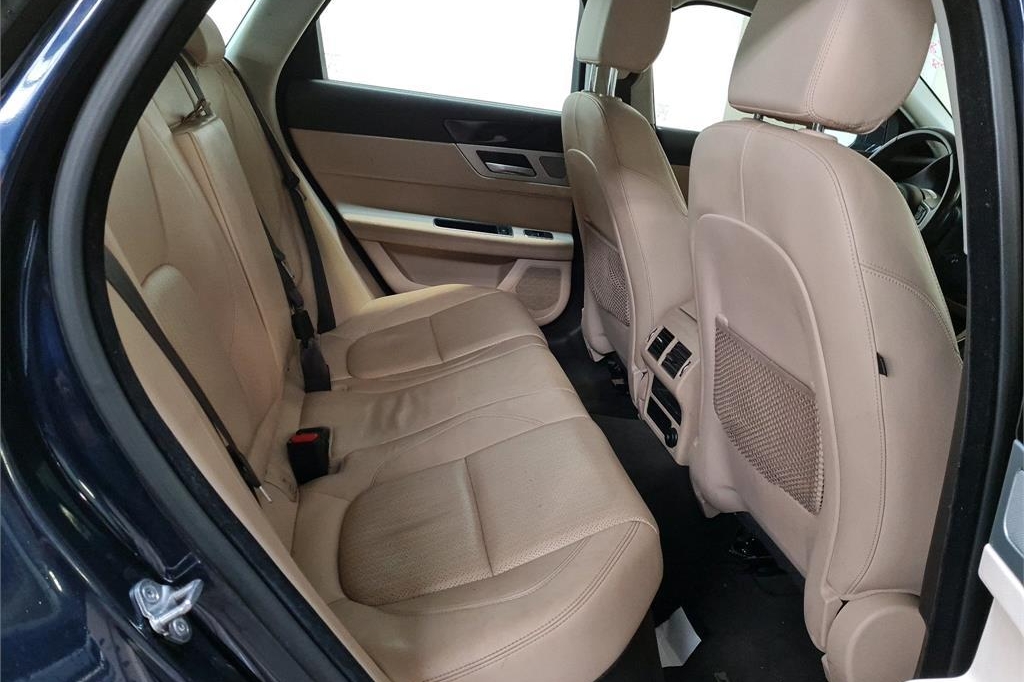 Jaguar XF Sportbrake 2018 фото 1