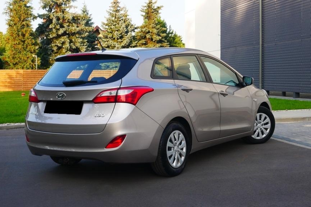 Hyundai i30 CW 2017 фото 2