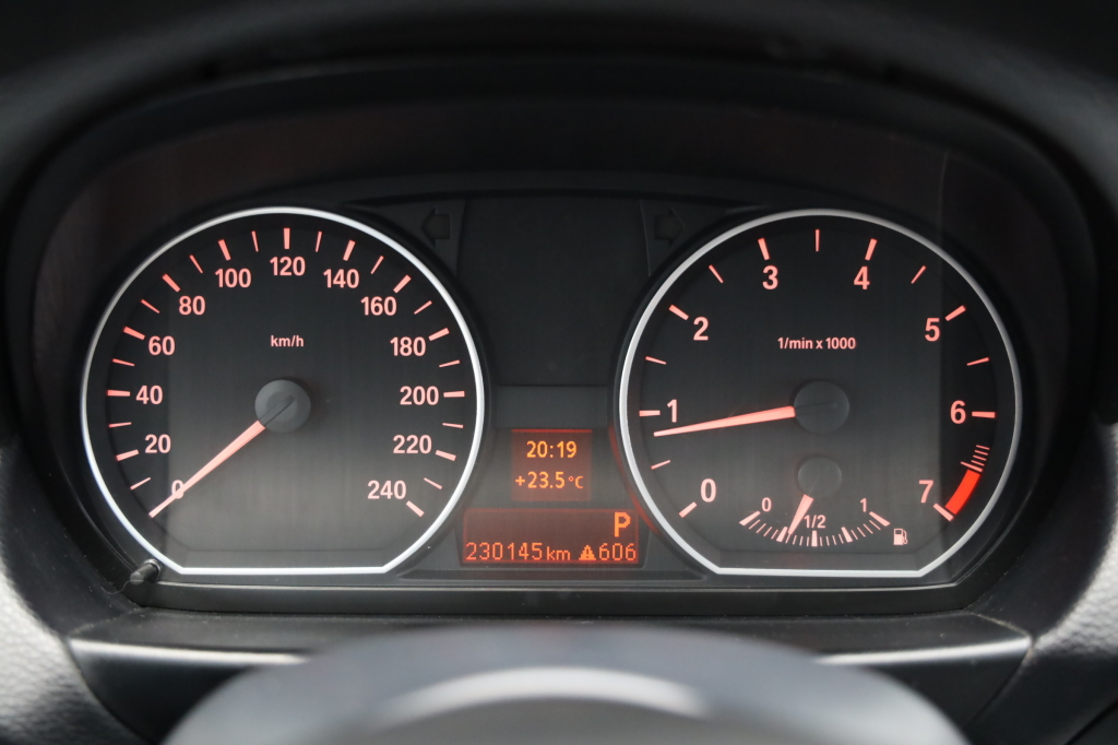 BMW 1 Series 116i 2008 фото 19