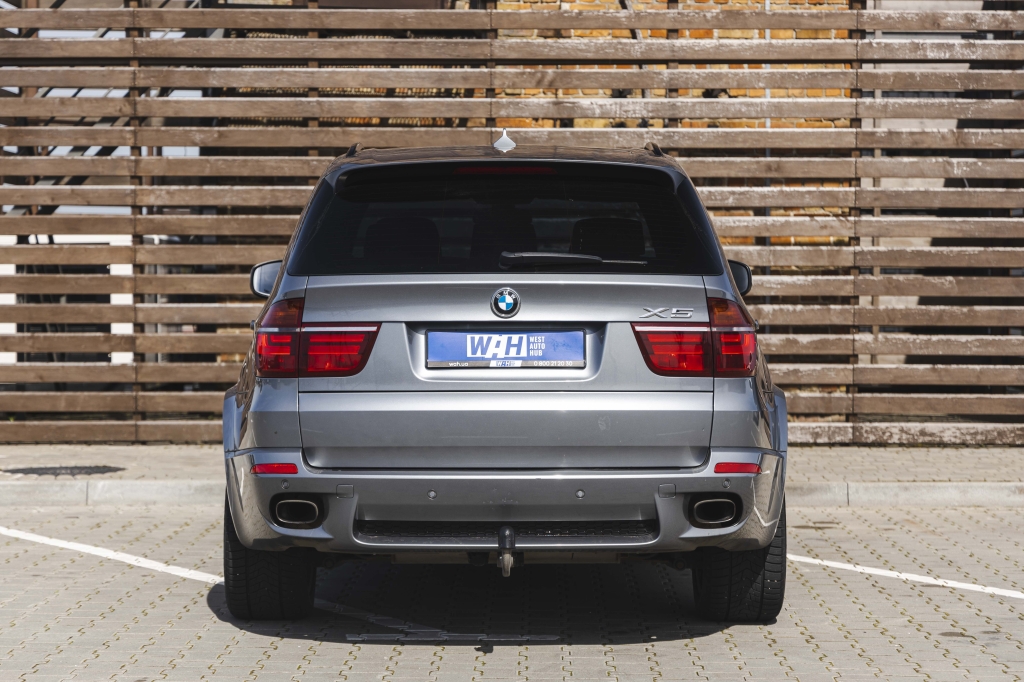 BMW X5 2010 фото 8