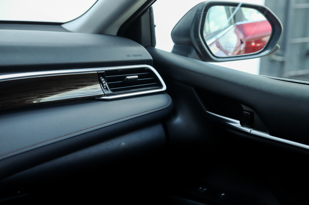 Toyota Camry LE 2017 фото 19