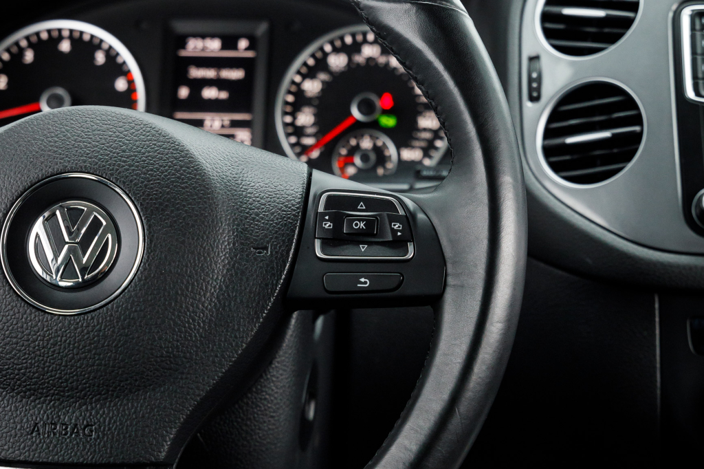 Volkswagen Tiguan S 2017 photo 25