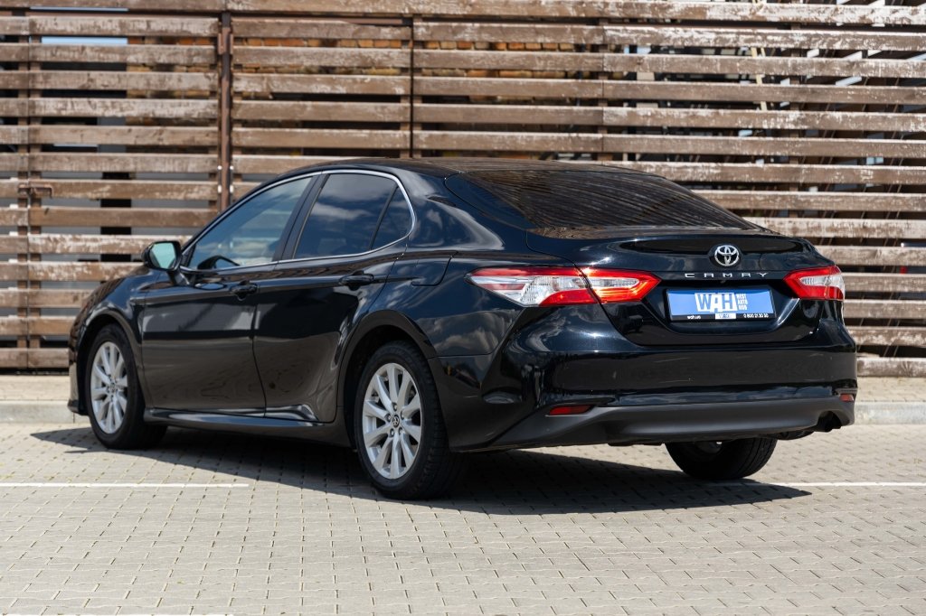 Toyota Camry 2018 фото 10