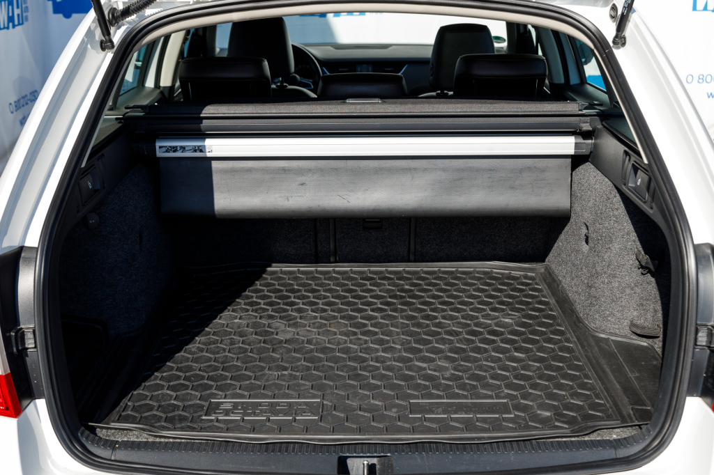 Skoda Octavia Laurin&Klement 2014 photo 36