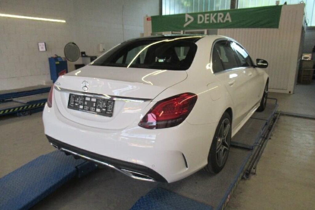 Mercedes-AMG C-Klasse 2019 фото 2