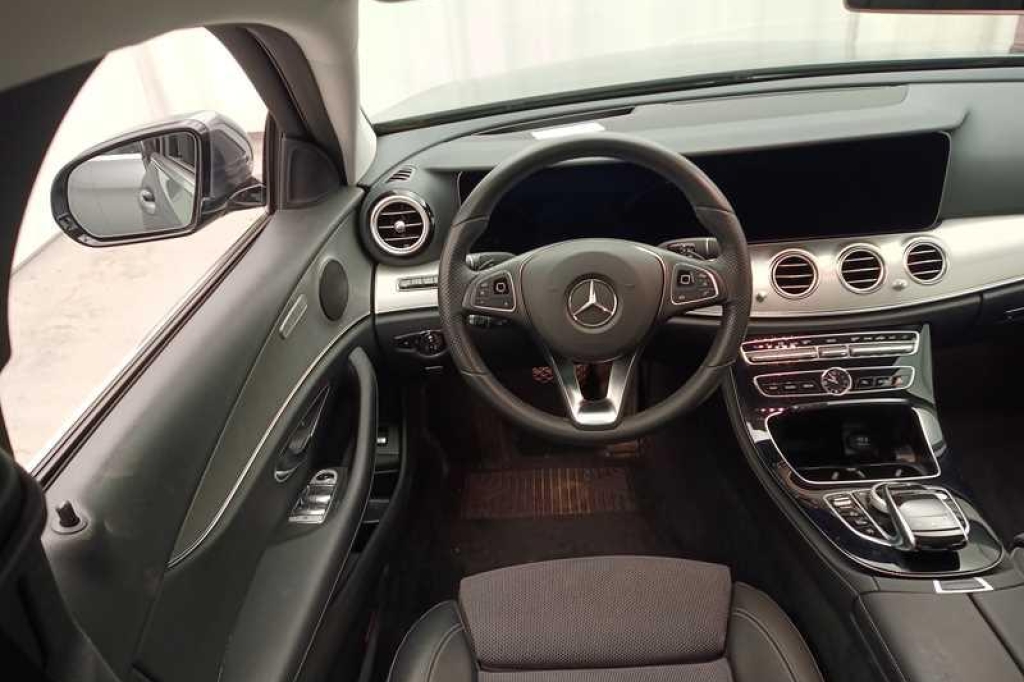 Mercedes-AMG E-Klasse 2017 фото 2