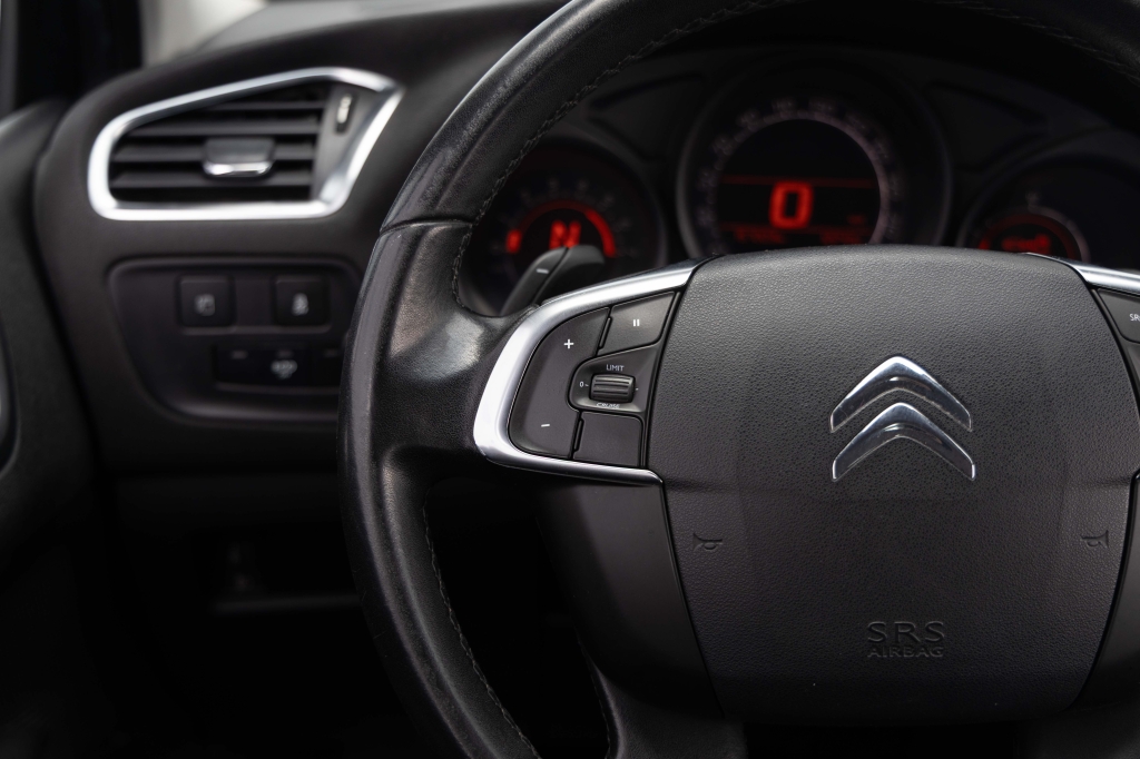 Citroen C4 2015 фото 16