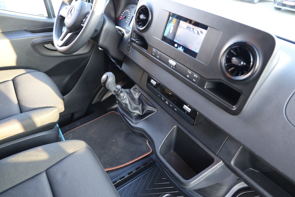 Mercedes-Benz Sprinter 2023 фото 9