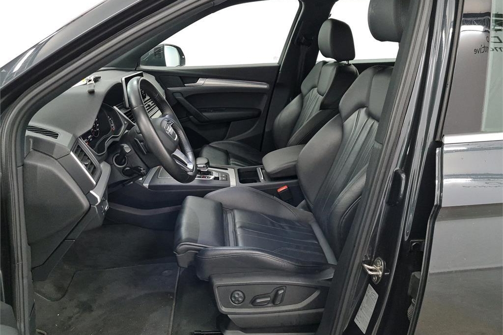 Audi Q5 2017 photo 2