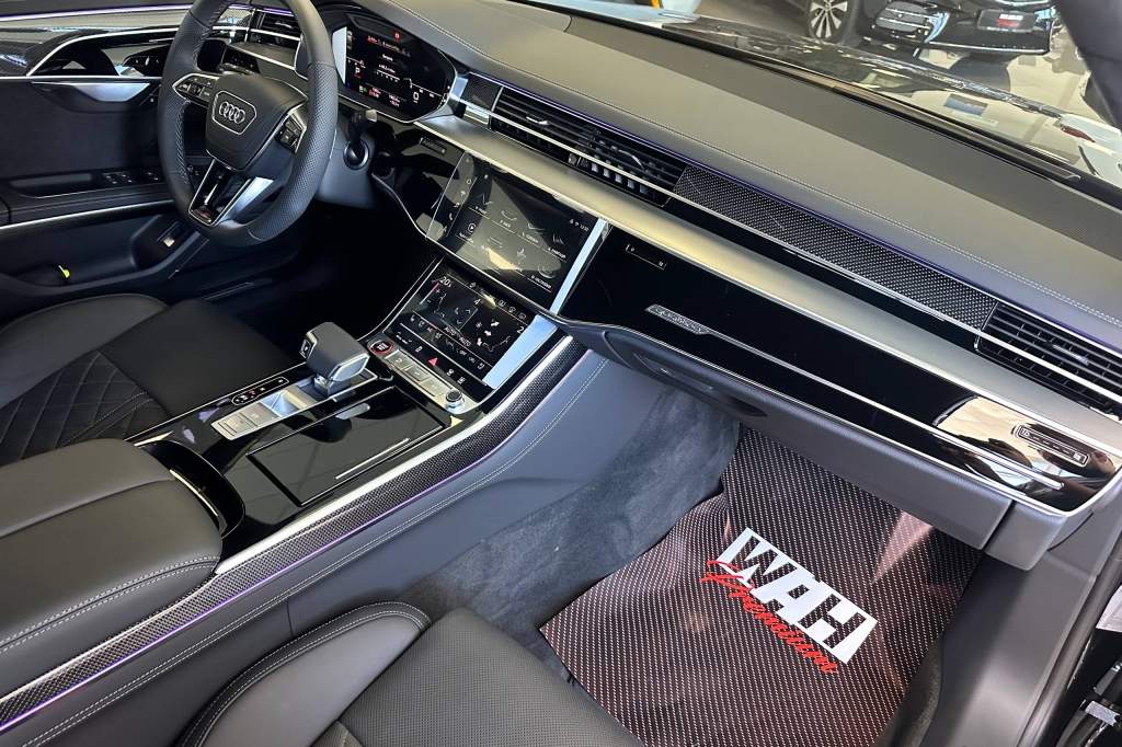 Audi S8 2025 фото 13