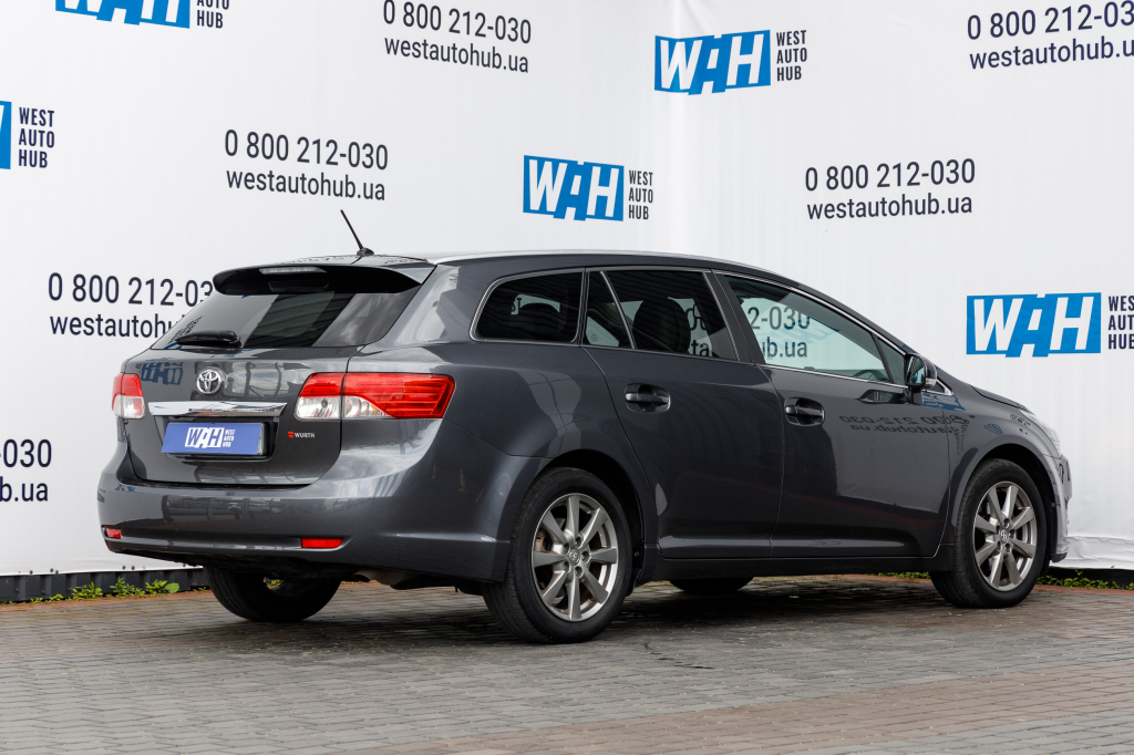 Toyota Avensis 2014 фото 3