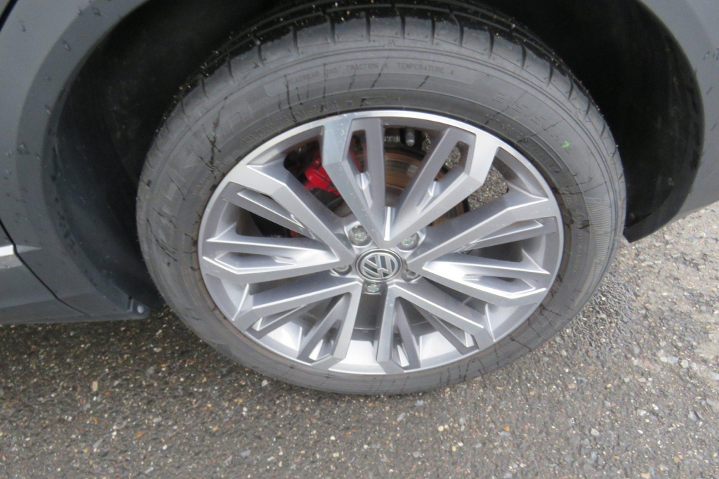 Volkswagen T-Roc 2019 photo 1