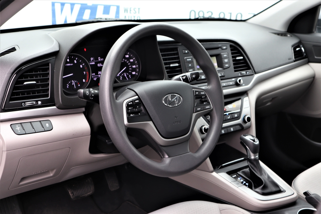 Hyundai Elantra SE 2017 фото 7