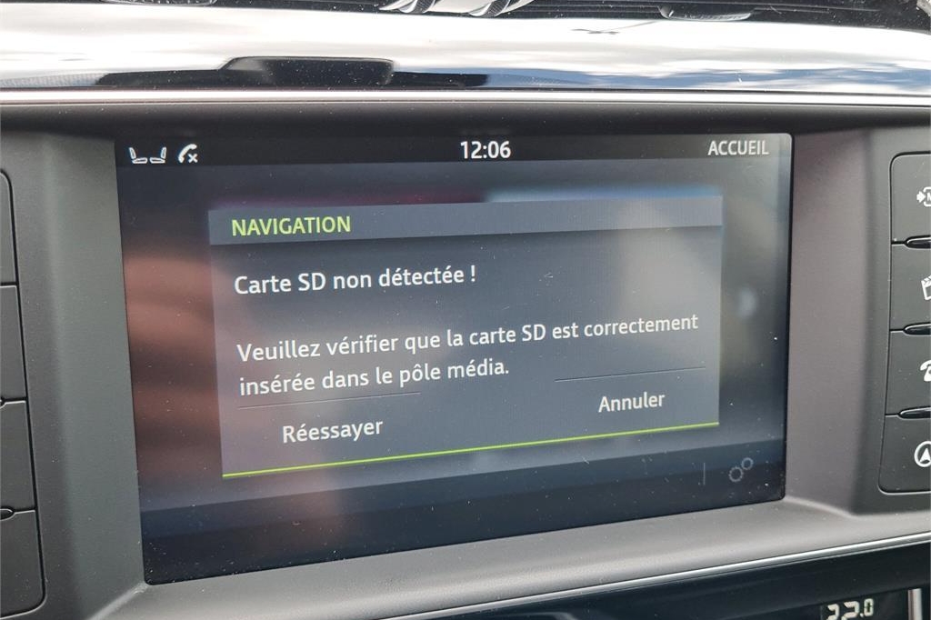 Jaguar XE 2016 фото 20