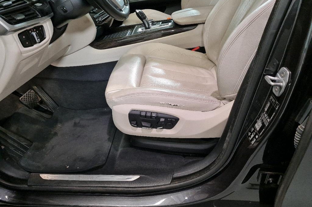 BMW X5 2016 фото 17