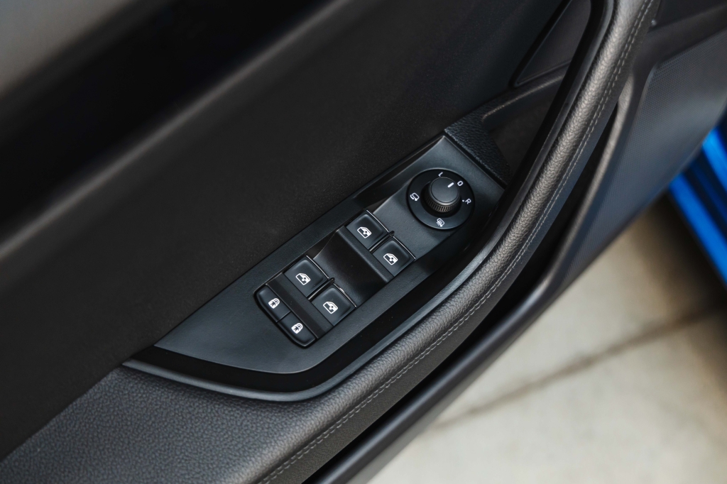 Skoda Superb Plug In Hybrid 2020 фото 17