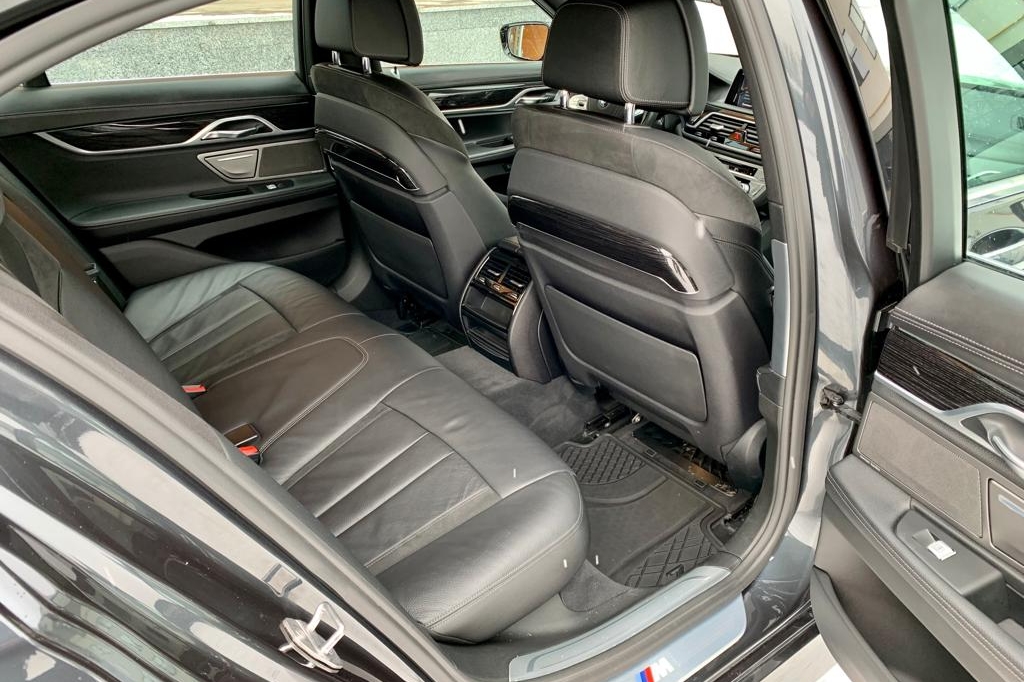 BMW 730 xDrive 2016 фото 25