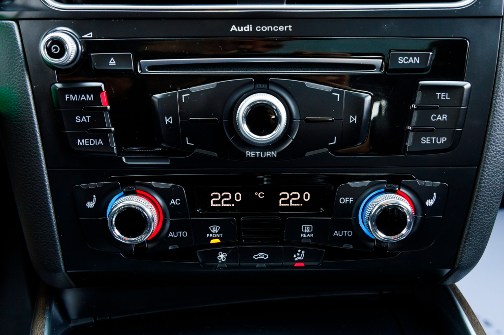 Audi Q5 Premium Plus  2012 photo 16